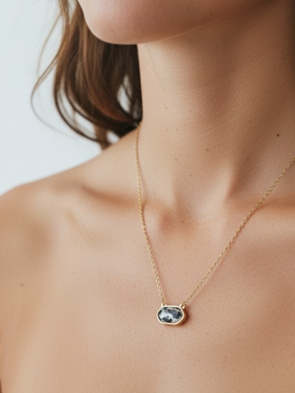 Clover Delicate Gold Stone Pendant Necklace - Black & White